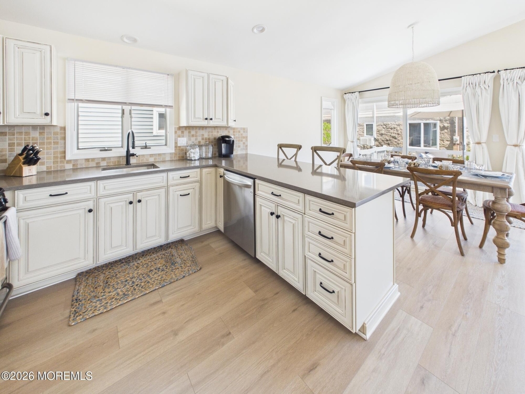 207 4th Avenue - Photo 7