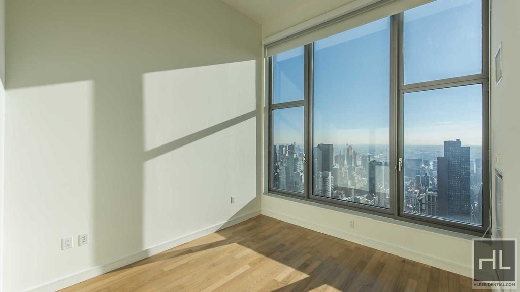 West 29th Street - Photo 8