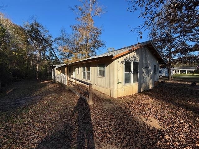 225 County Road 4090 - Photo 0