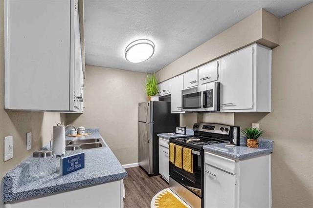 11349 Newkirk Street - Photo 5