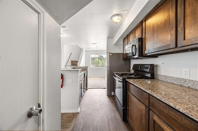 9837 Walnut Street - Photo 7