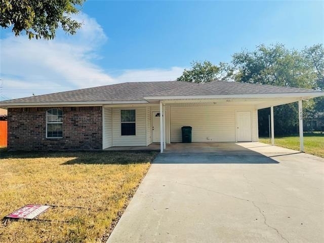 1602 Moss Street - Photo 0