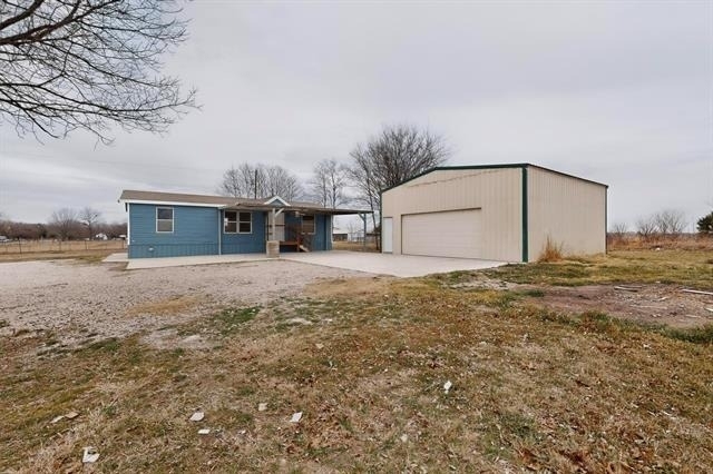 6553 Private Road 2270 - Photo 16