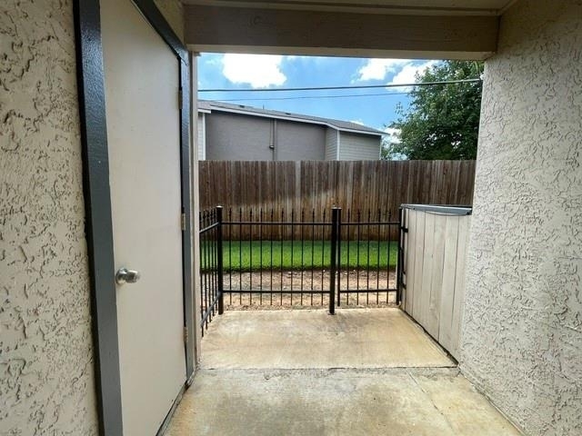 835 W Harwood Road - Photo 13