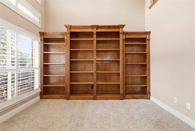 627 Seymour Drive - Photo 5