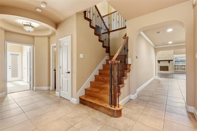 627 Seymour Drive - Photo 6