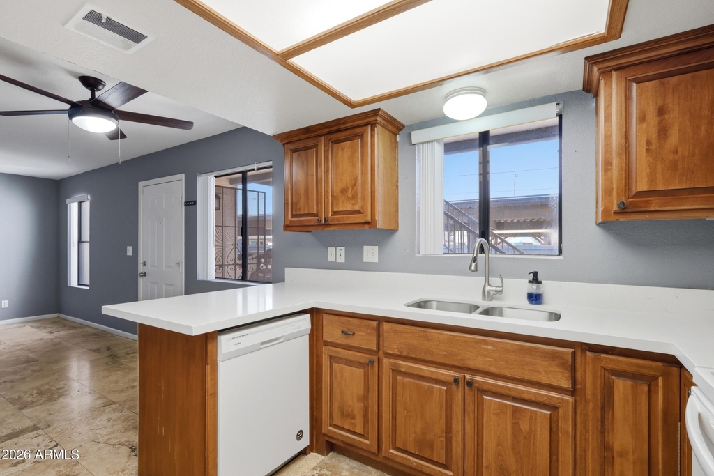 3635 N 37th Street - Photo 10