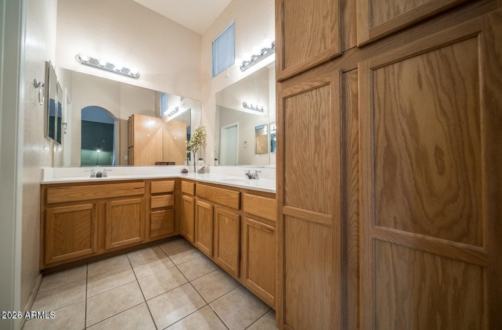 2024 S Baldwin -- - Photo 9