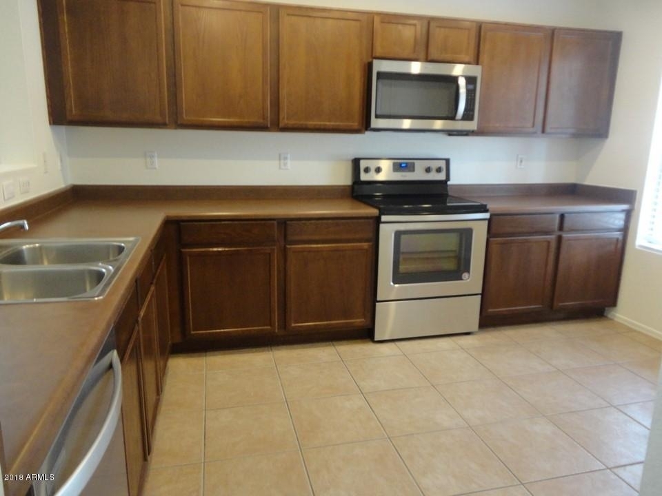 11214 W Pierce Street - Photo 4