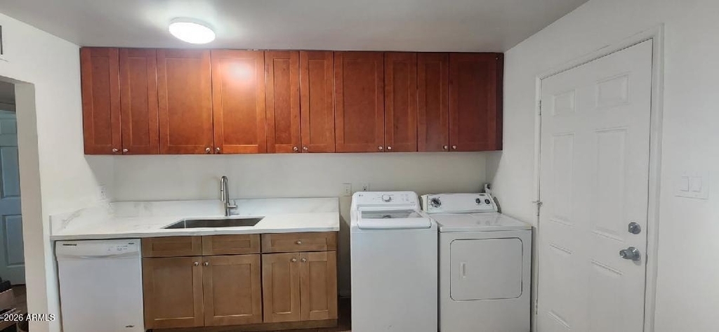 1416 E Orange Street - Photo 4