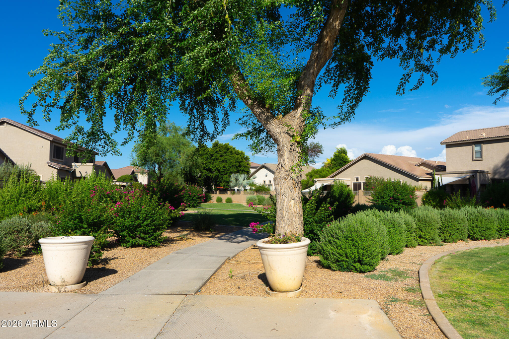 14369 W Lexington Avenue - Photo 35