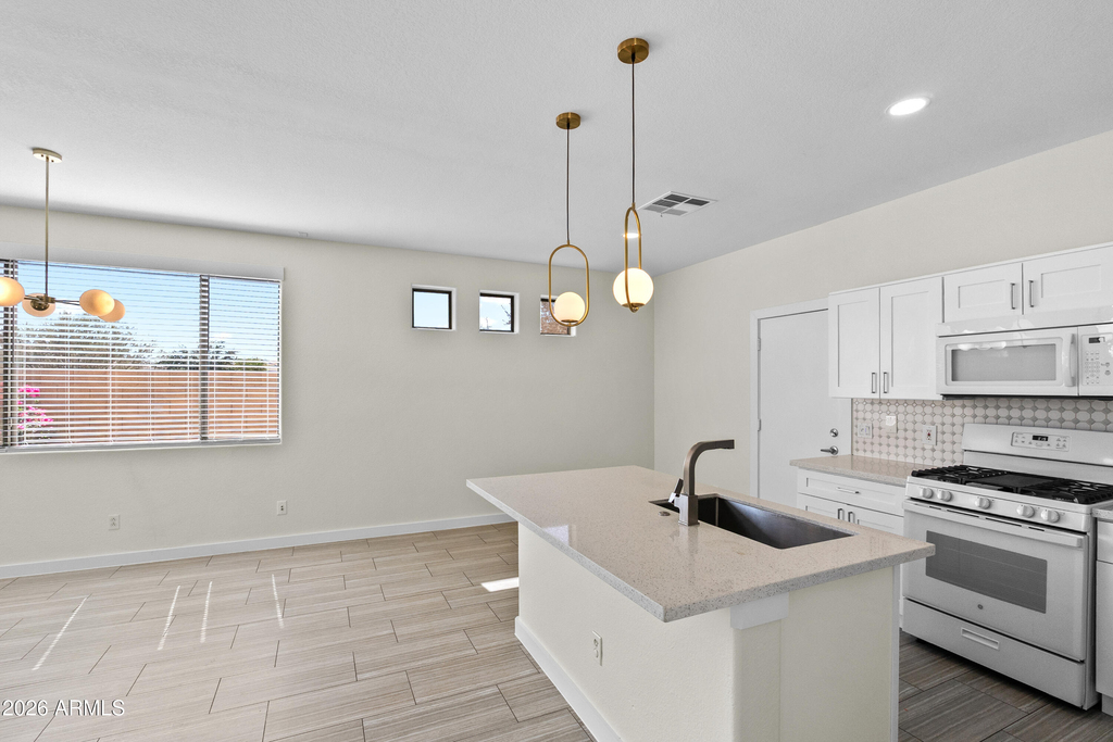 14369 W Lexington Avenue - Photo 6
