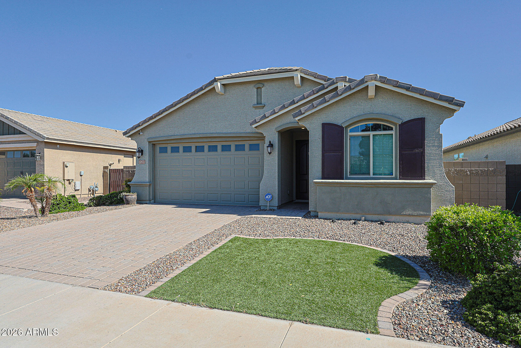 15269 W Pierce Street - Photo 0