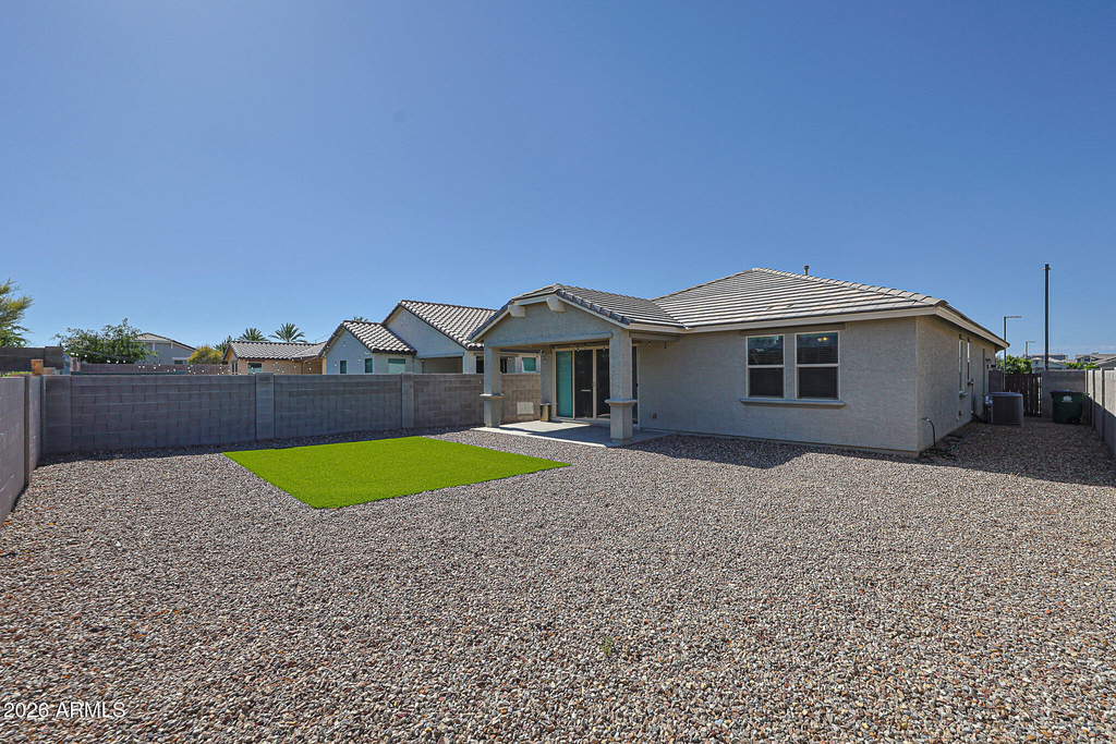 15269 W Pierce Street - Photo 32