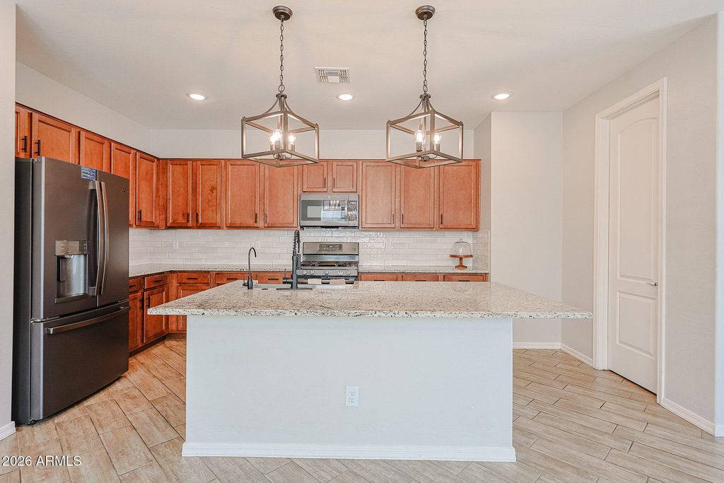 15269 W Pierce Street - Photo 9