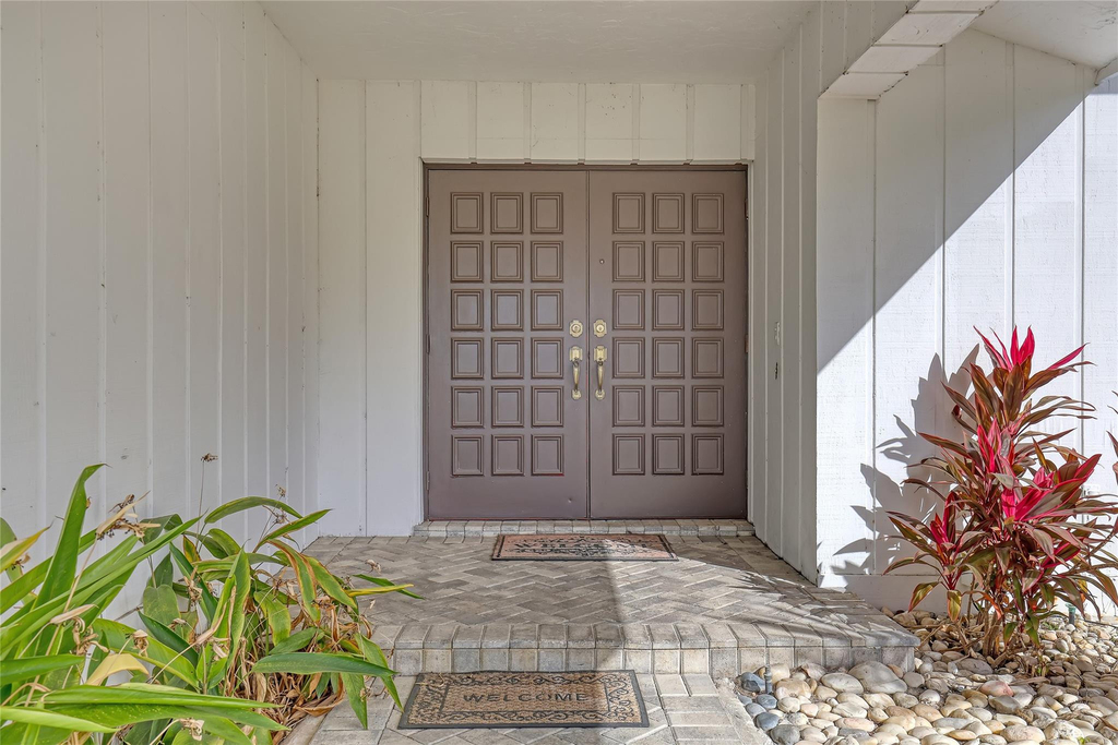 4989 Pineview Circle - Photo 2