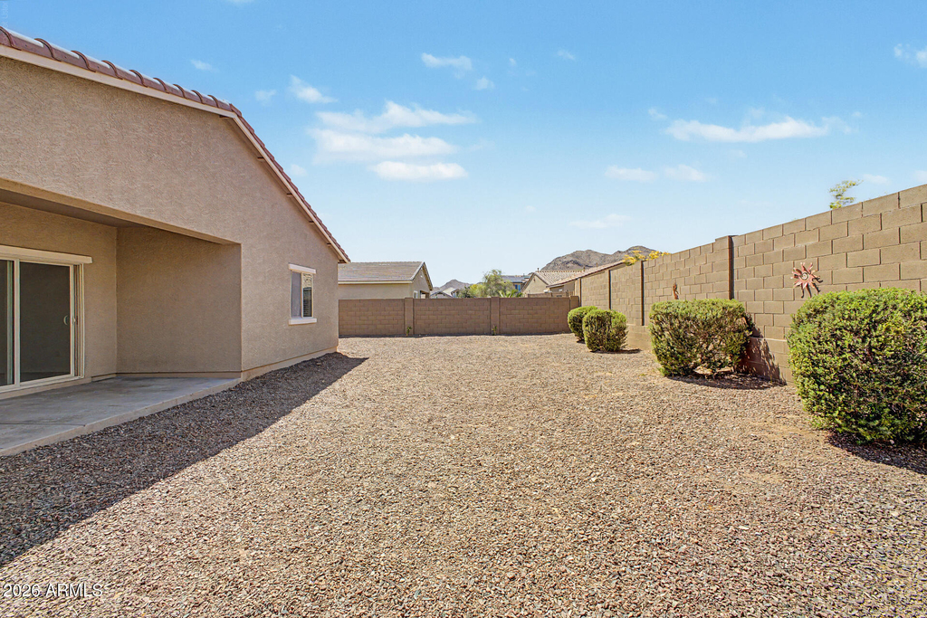 21254 W Hubbell Street - Photo 28