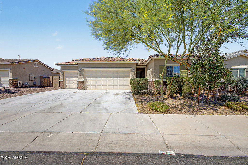 21254 W Hubbell Street - Photo 0