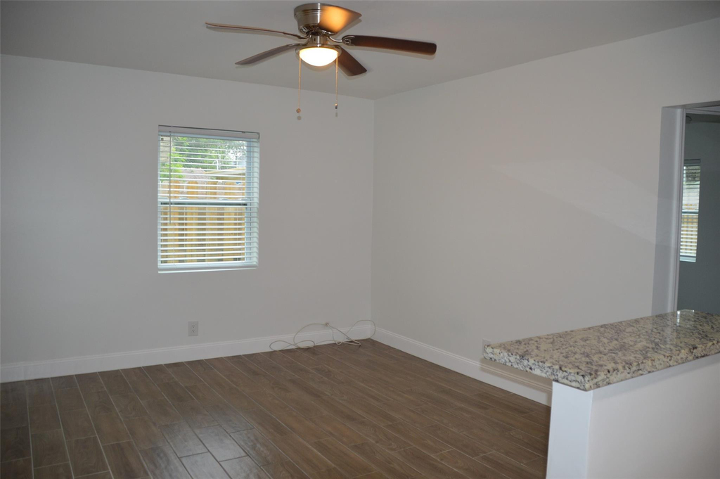 819 Ne 14th Court - Photo 4