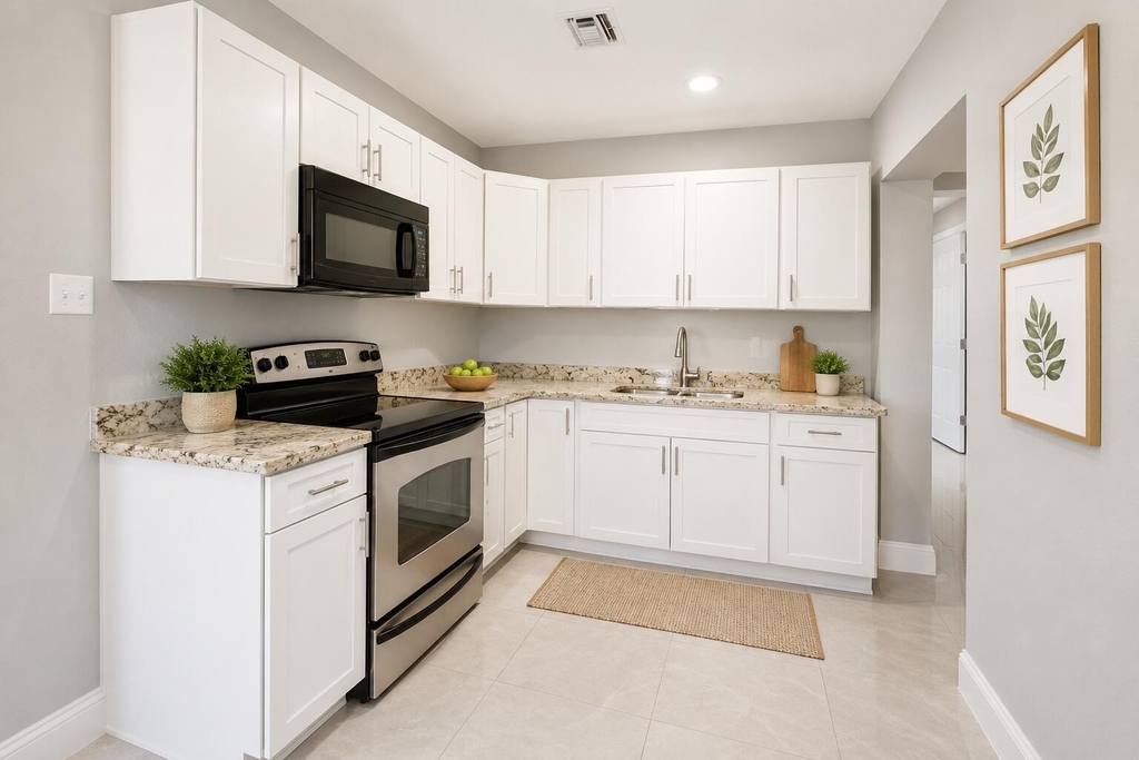 5605 Pinewood Avenue - Photo 1
