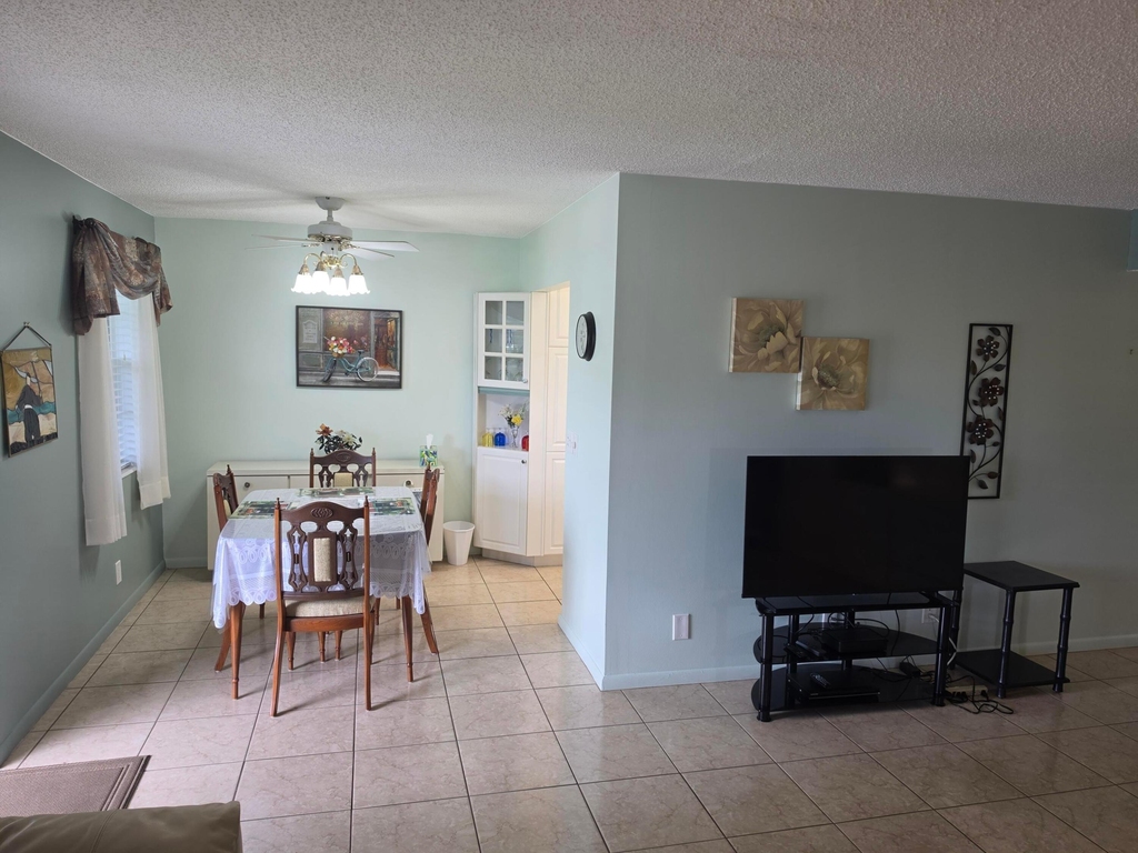 15 Markham - Photo 1