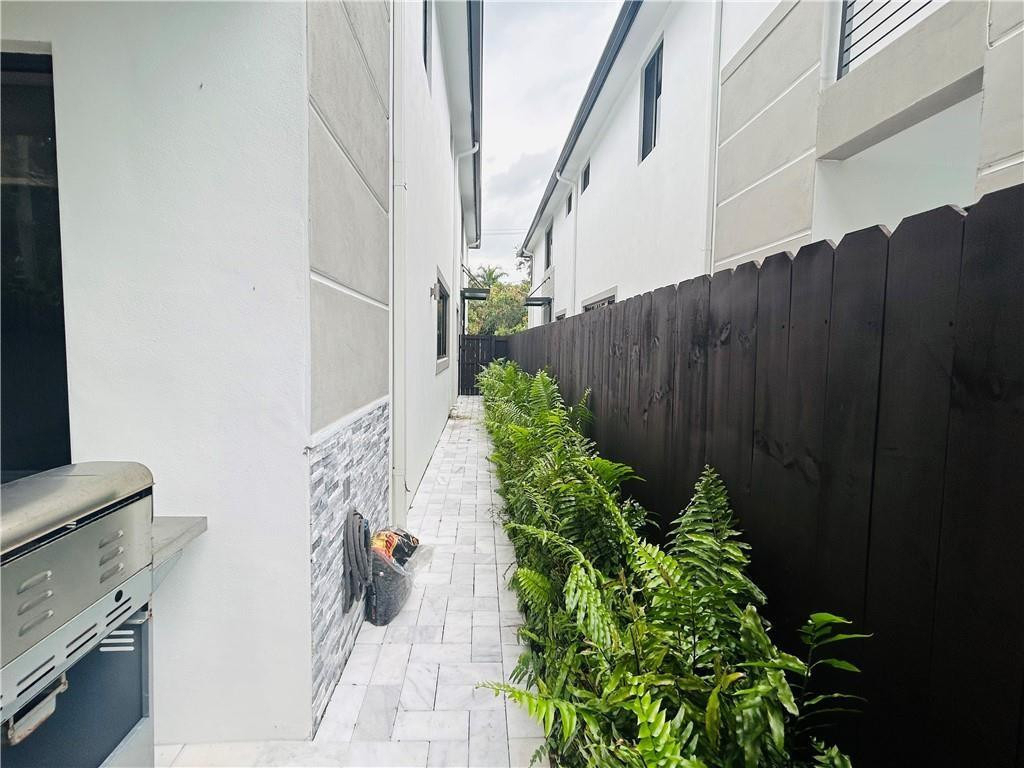 310 Sw 9th Street - Photo 18