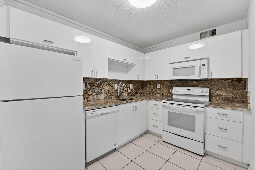 760 Se 2nd Avenue - Photo 10