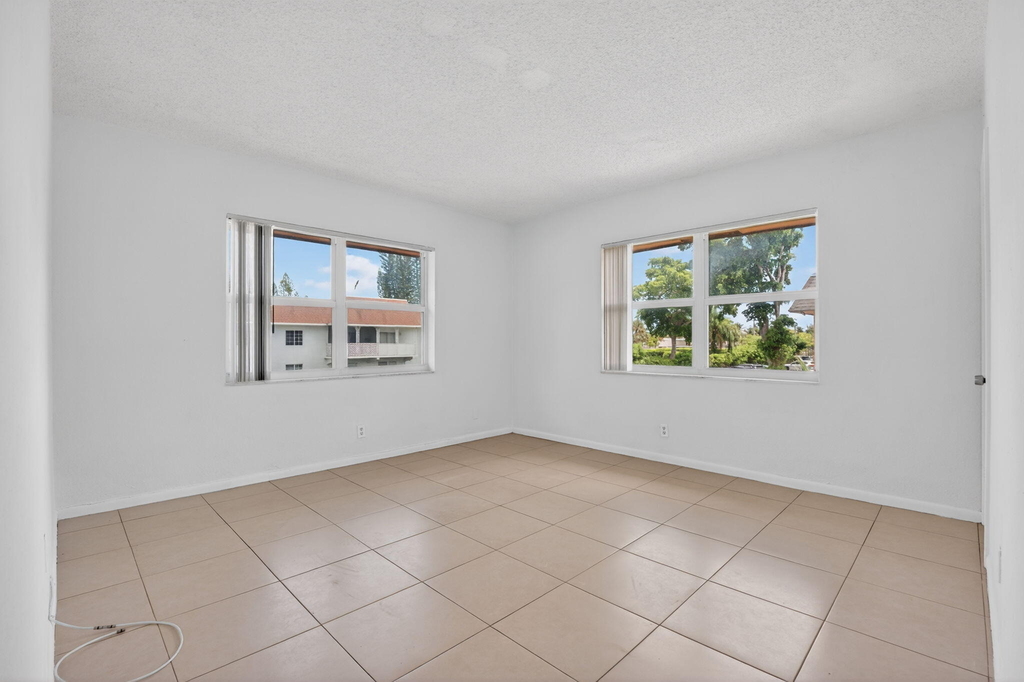 760 Se 2nd Avenue - Photo 14