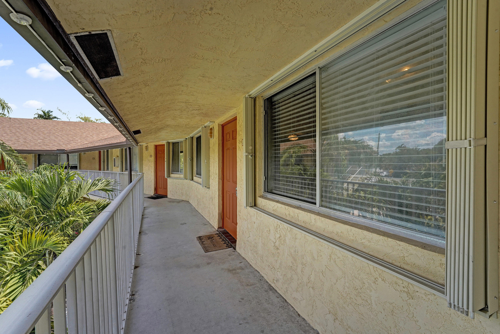 1250 Miami Road - Photo 4