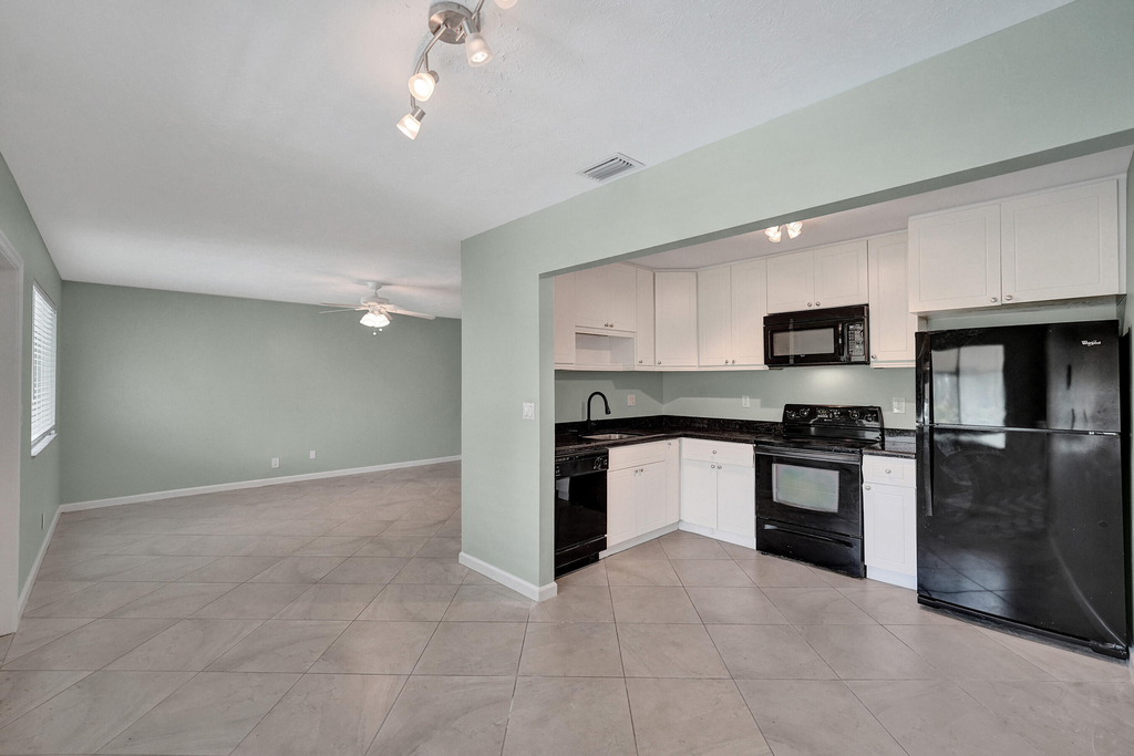 1250 Miami Road - Photo 10
