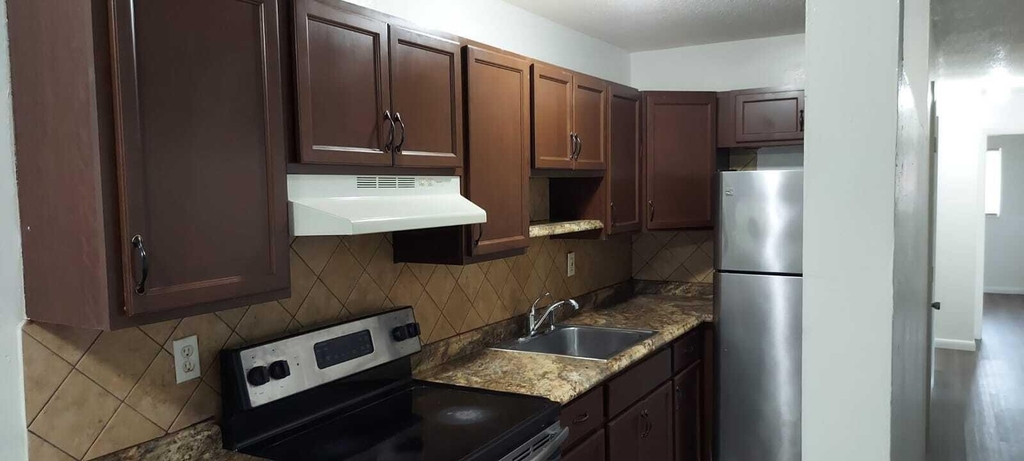 1796 Nw 52nd Avenue - Photo 7