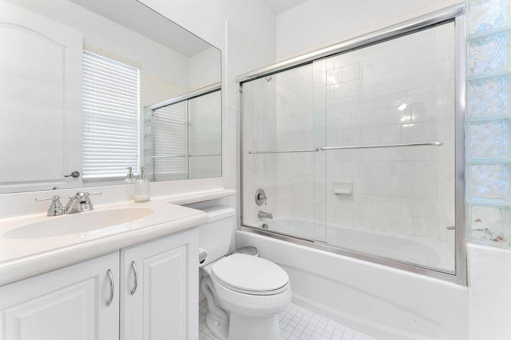 638 Nw 38th Circle - Photo 9