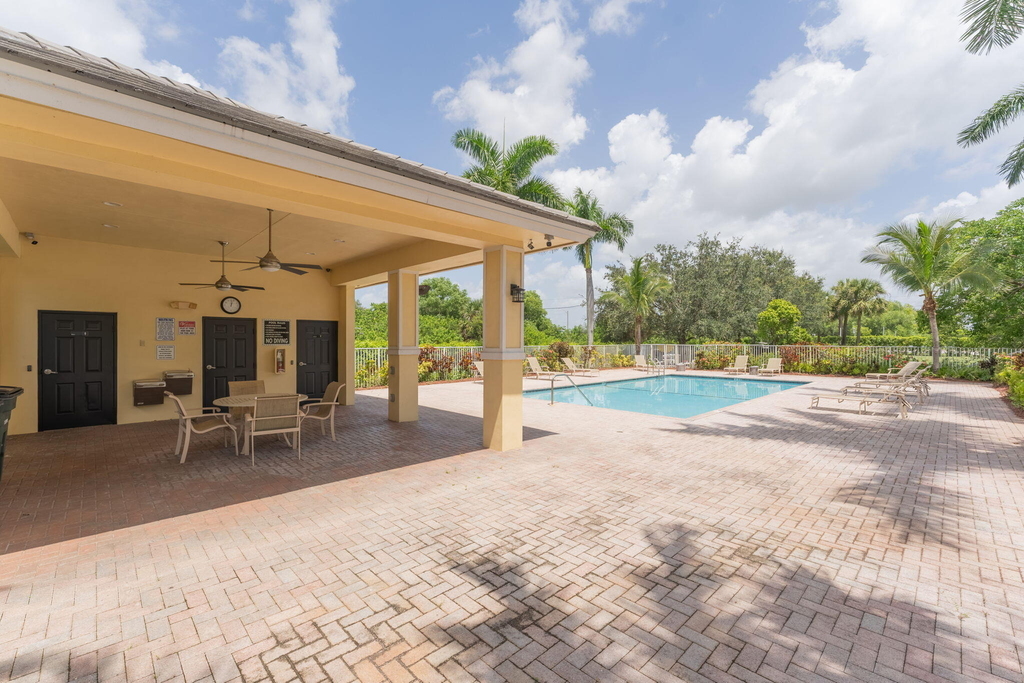 638 Nw 38th Circle - Photo 42