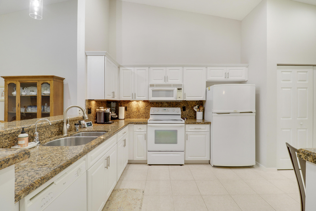 8063 Dolomtian Way - Photo 12