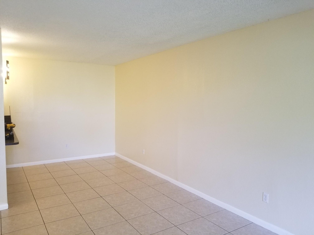 6023 10th Avenue N - Photo 2