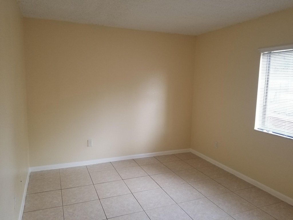 6023 10th Avenue N - Photo 9
