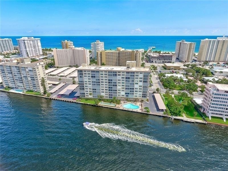 299 N Riverside Drive - Photo 0