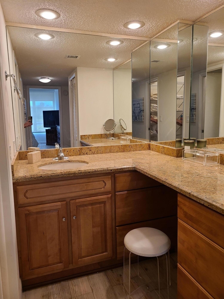 804 Cypress Boulevard - Photo 8