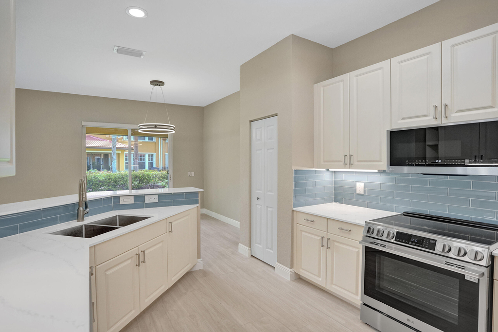 5779 Nw 120th Avenue - Photo 11
