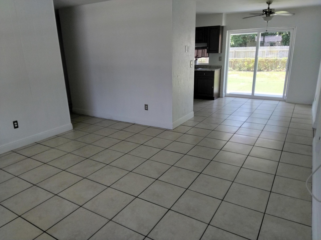 330 Nw 38th Street - Photo 10