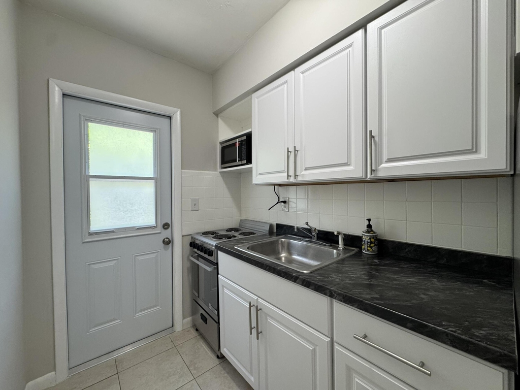 625 Ne 14th Avenue - Photo 3