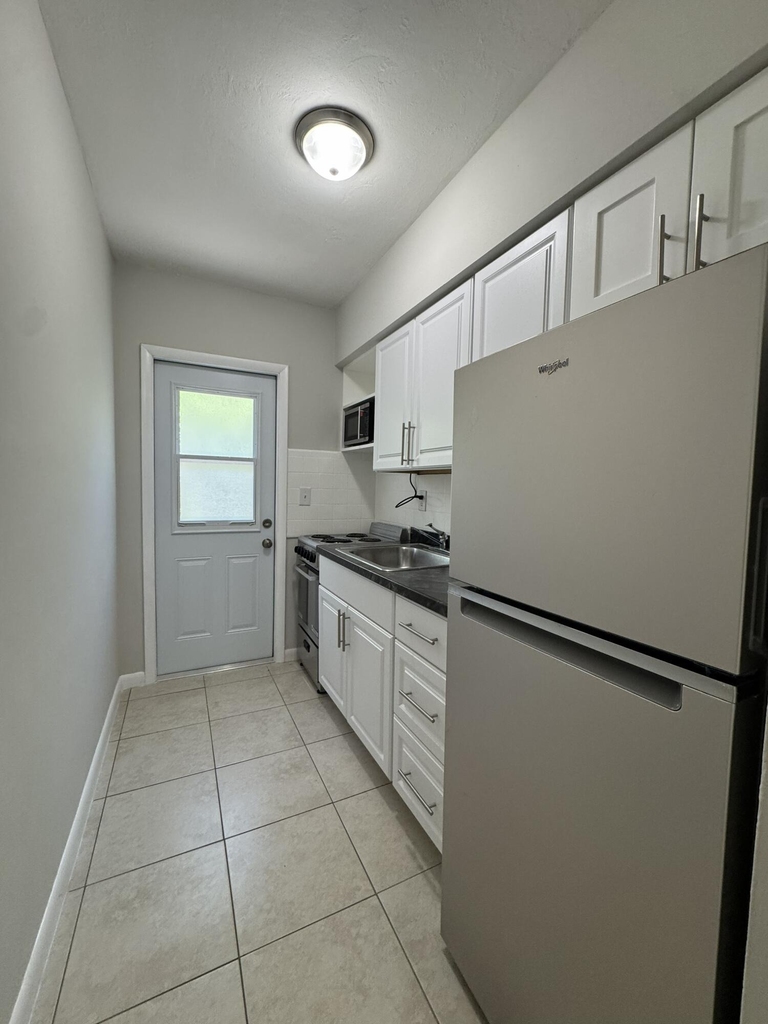 625 Ne 14th Avenue - Photo 13