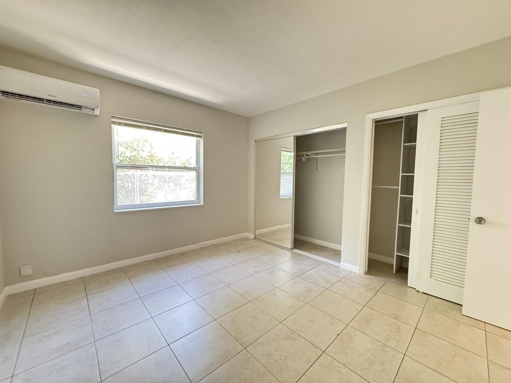 625 Ne 14th Avenue - Photo 2
