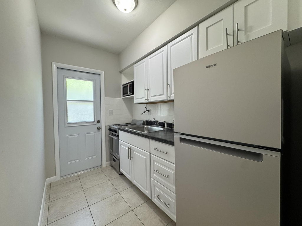 625 Ne 14th Avenue - Photo 12