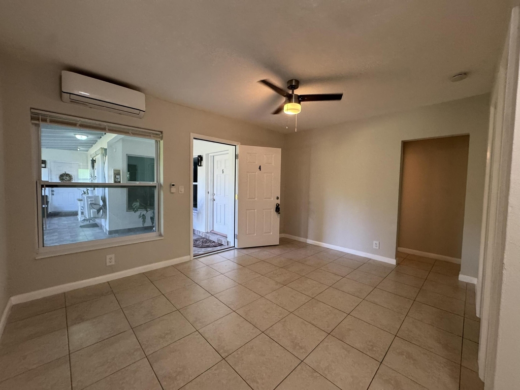 625 Ne 14th Avenue - Photo 1