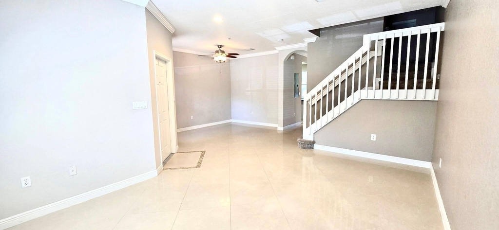 2851 W Prospect Road - Photo 3