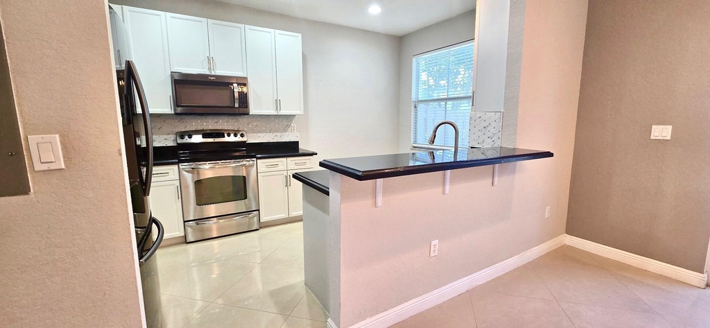 2851 W Prospect Road - Photo 6