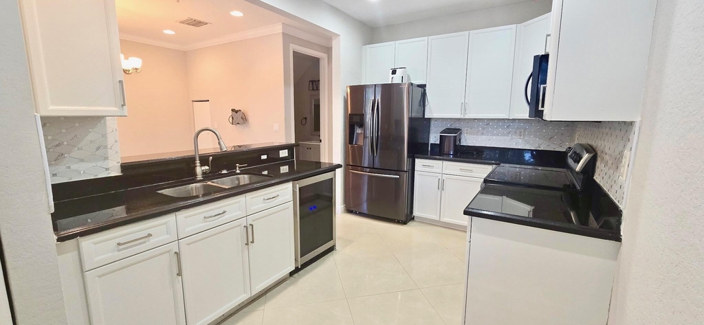 2851 W Prospect Road - Photo 5