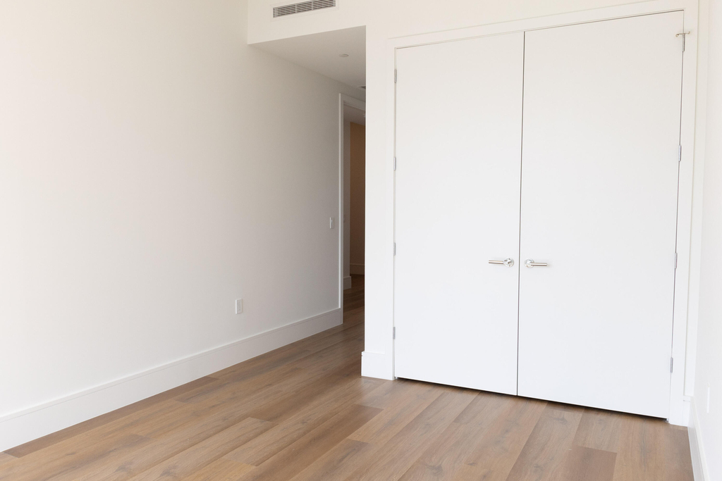 220 Lake Shore Drive - Photo 33