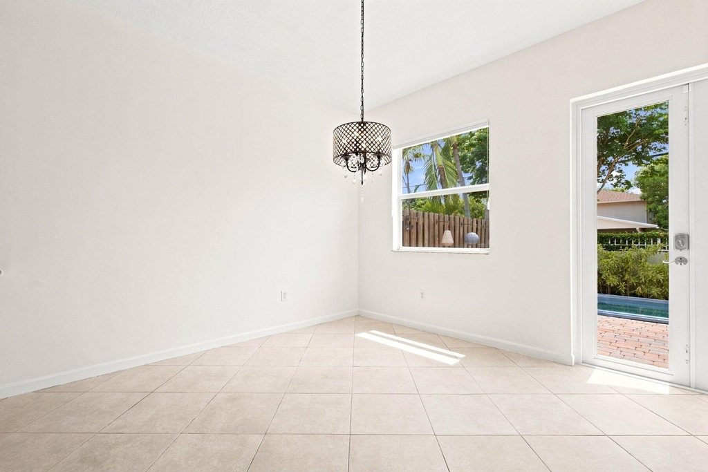 1224 Ne 18th Avenue - Photo 6